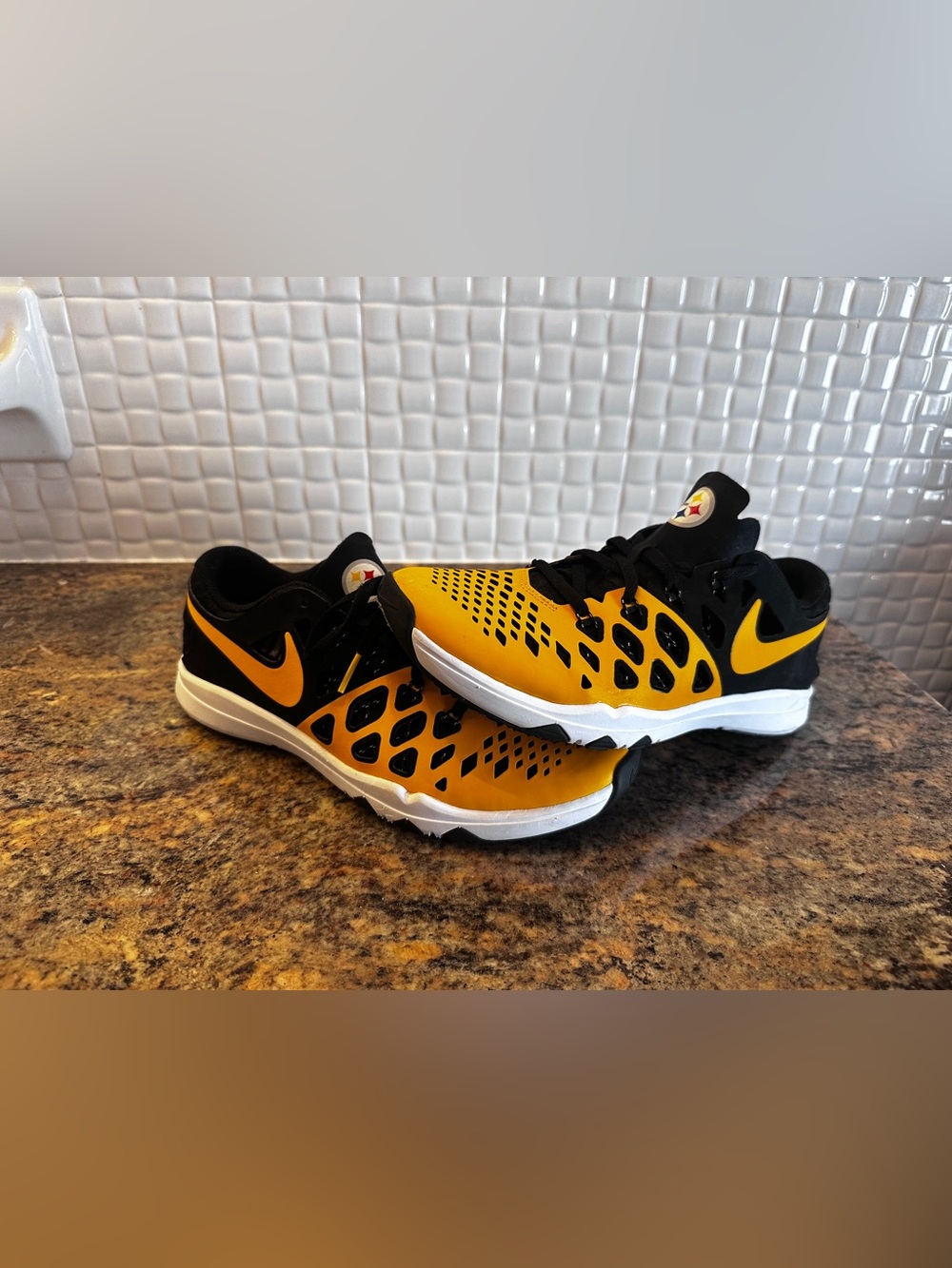 Nike Women’s Yellow and Black Athletic Steelers Sneakers